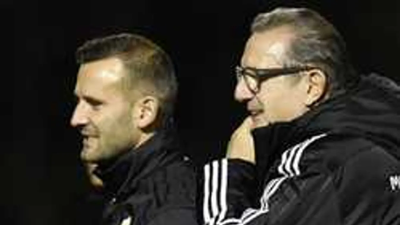 Itt az első fotó, idő előtt munkába állt a focikapitány