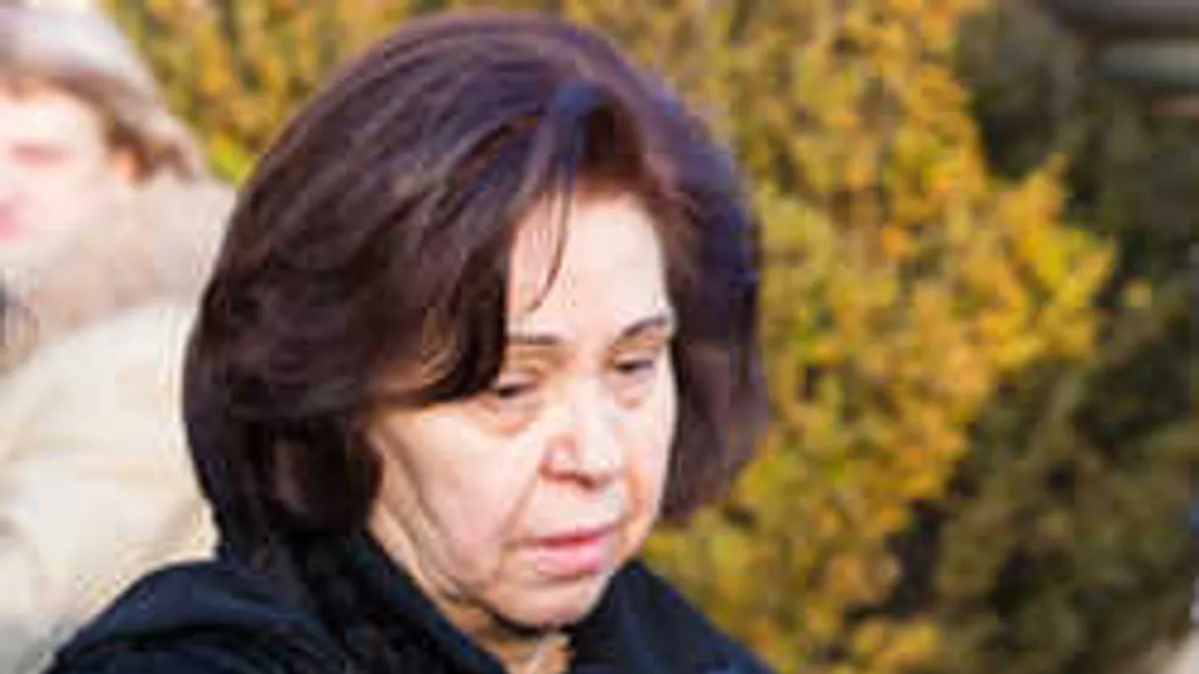 Emlékek elől menekül: Eladja a családi házat Klapka György özvegye!