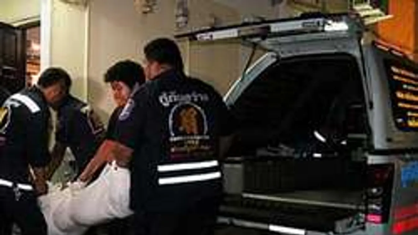 Belehalt a fülledt éjszakába a prostival kéjelgő turista!