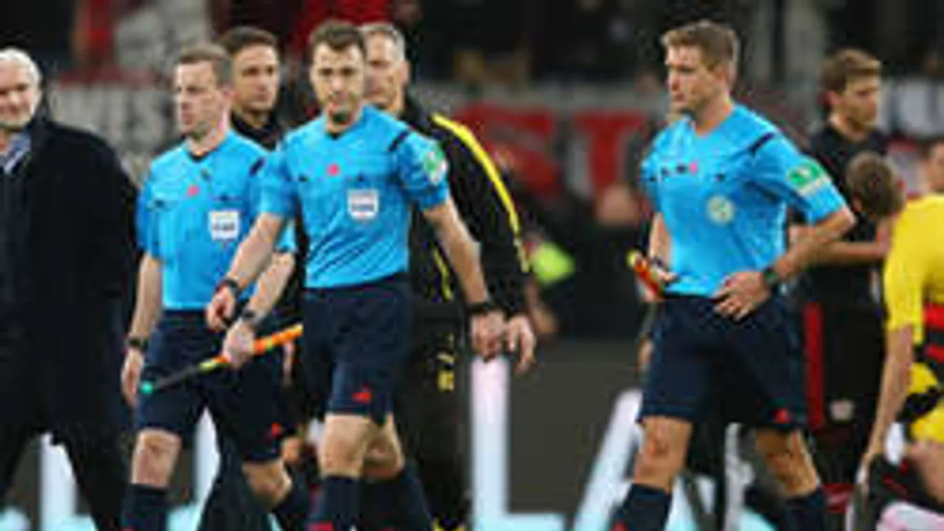 Megsértődött a focibíró, otthagyta a meccset - Videó