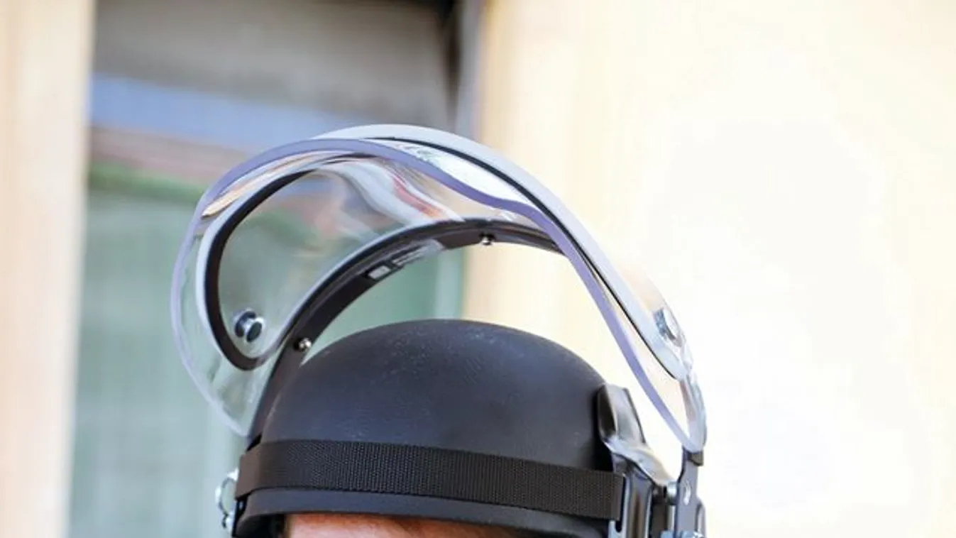 16 évesen volt az első bevetése Ádám Zsófia őrmesternek, ő az egyetlen női tűzszerész