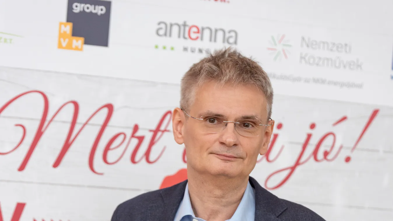 Hoppá, így készül a karácsonyra Jáksó László és felesége