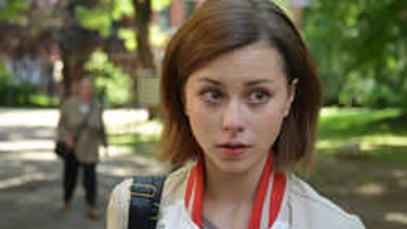 Mi történt? Borotvált fejjel sokkol a magyar színésznő