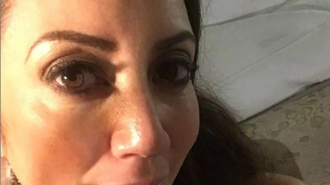 Összetörve vallotta be a műsorvezetőnő: élő adás közben elvetélt