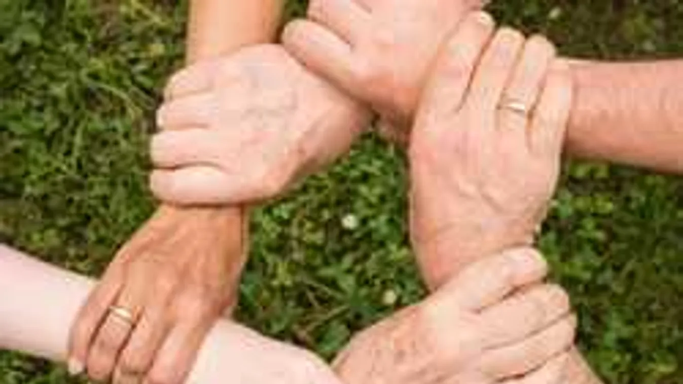 Már több mint 1 millióan töltötték ki a nemzeti konzultációt