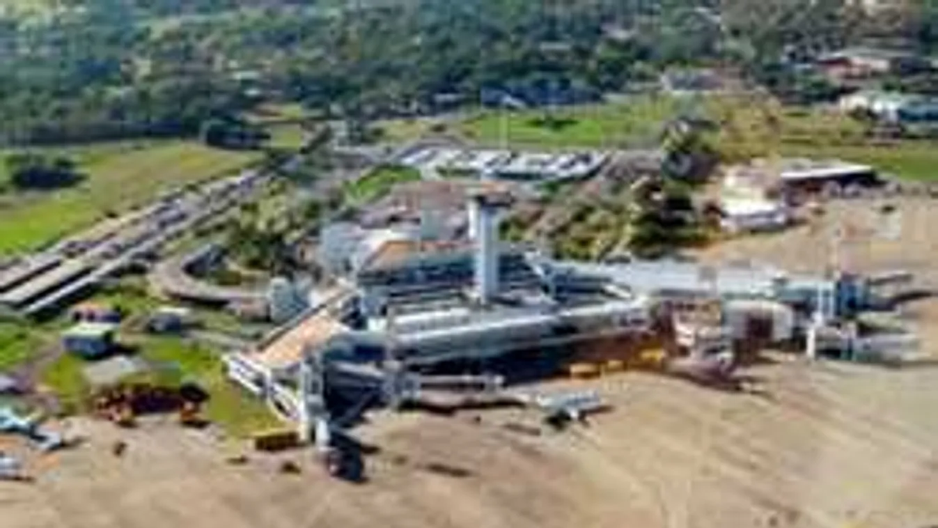 Hajszálon múlott a tragédia a paraguayi nemzetközi reptéren! - videó