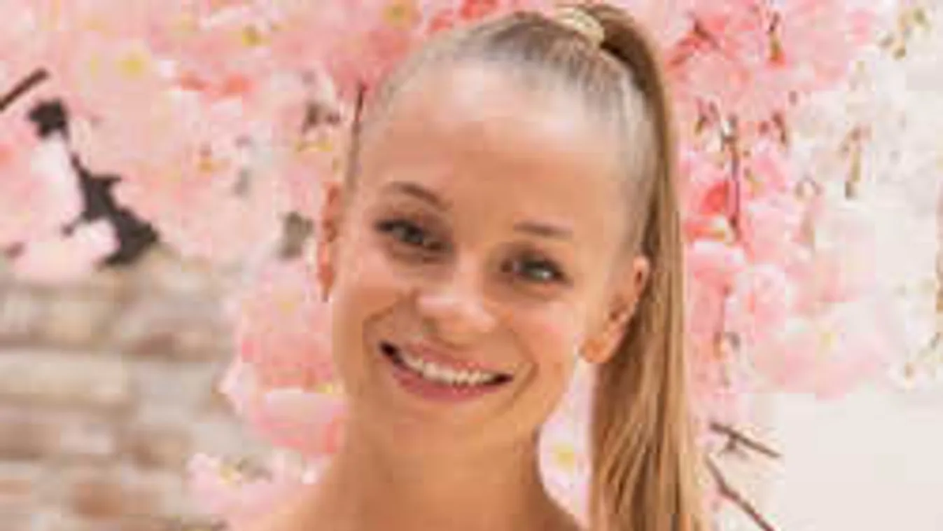 Örömhírt jelentett be Iszak Eszter, ünnepel a család