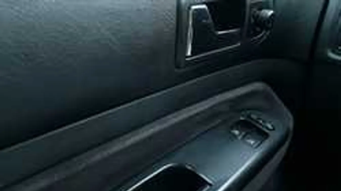 Kínhalált halt a kislány a forró autóban, míg az anyja fodrászhoz ment