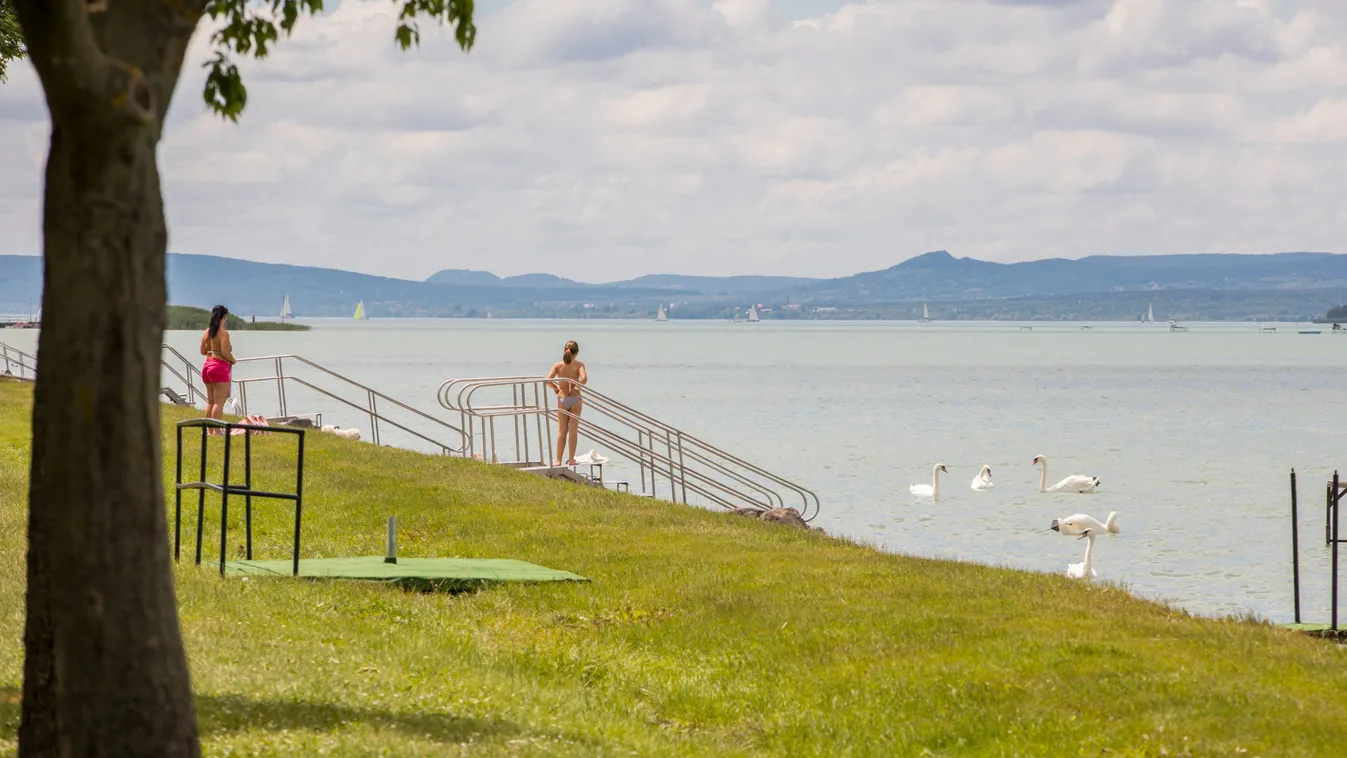 „Megismertem a fiam úszónadrágját, de gondoltam, másnak is lehet olyan” – mondta zokogva a Balatonba fulladt testvérpár édesapja