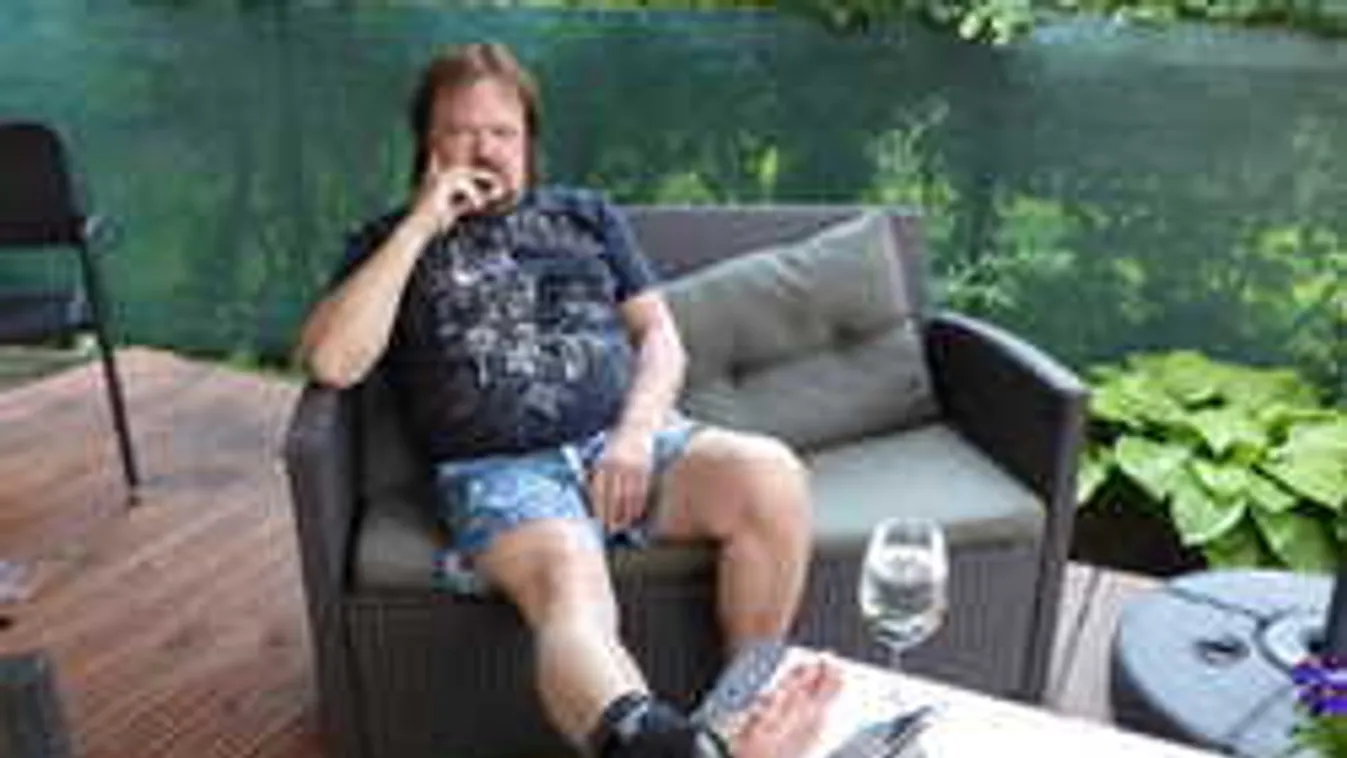 Fájdalmas baleset: Kórházba került a Neoton sztárja!