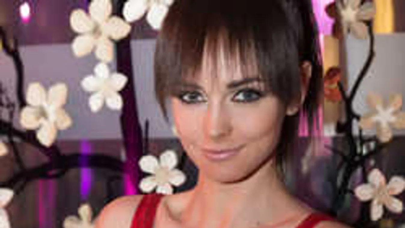 Itt a bizonyíték: elszökött az országból a magyar sztáranyuka