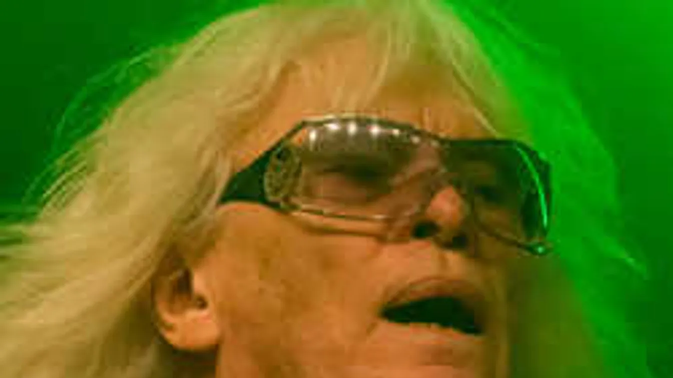 Autóbalesetet szenvedett Kóbor János: Megszólalt az énekes!