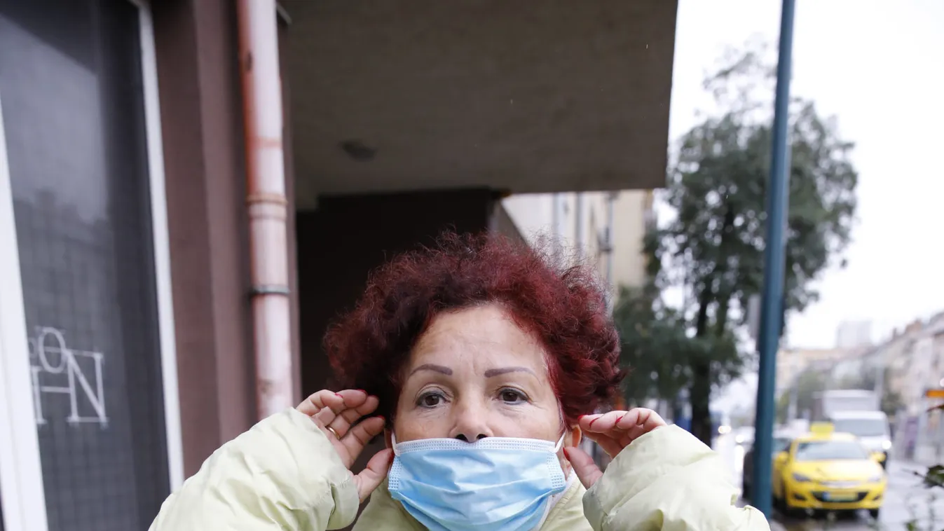 „Agyonverlek„ – támadt rá egy férfi Máriára, akinek lecsúszott maszkja