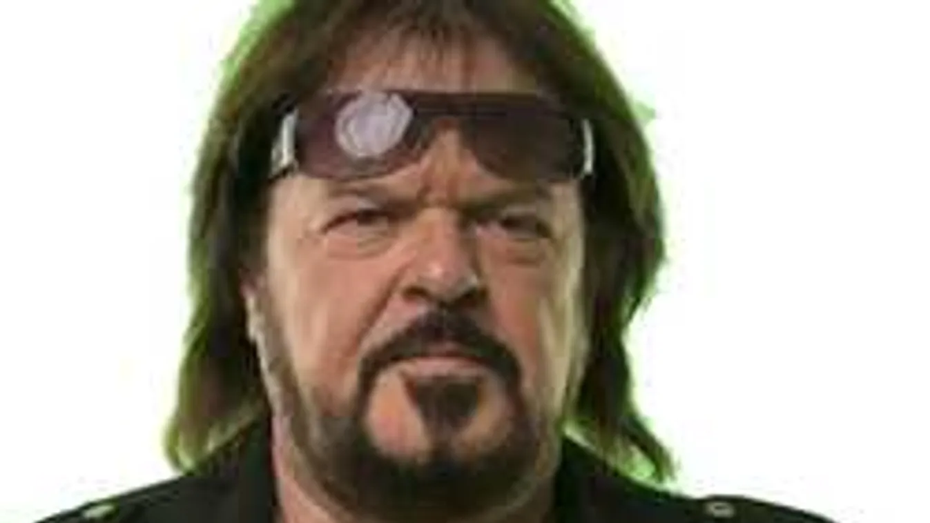 Titokban műtötték meg a Neoton sztárját!