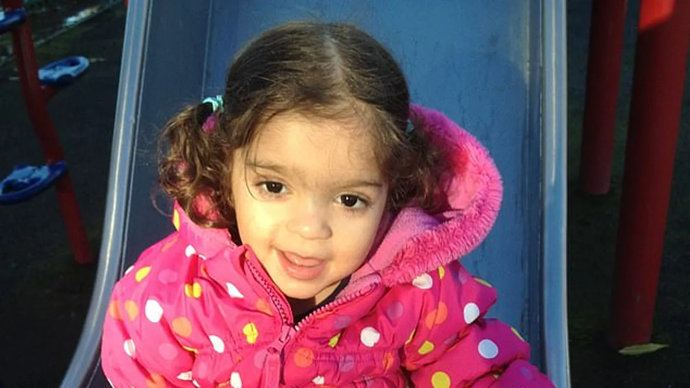 Sokkoló felvétel: 6 éves haldokló lányától szakították el az édesanyát és az édesapát – videó