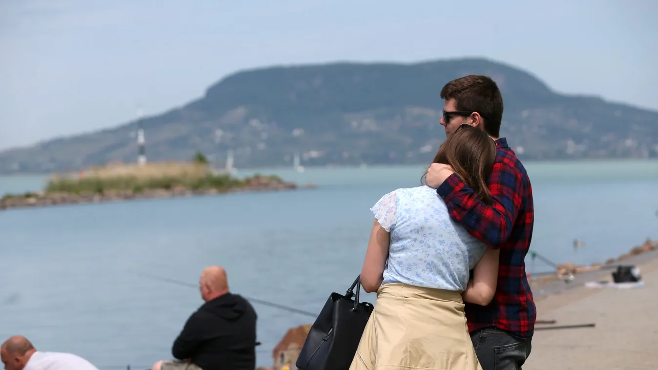 Idén itthon nyaralunk! Külföldi körkép: alig van esély kiutazni 