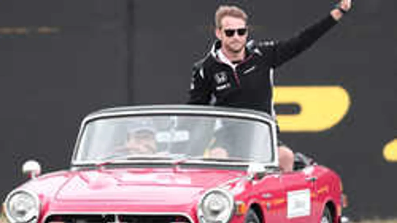 Meglepő sportágra váltott a Forma-1-es világbajnok