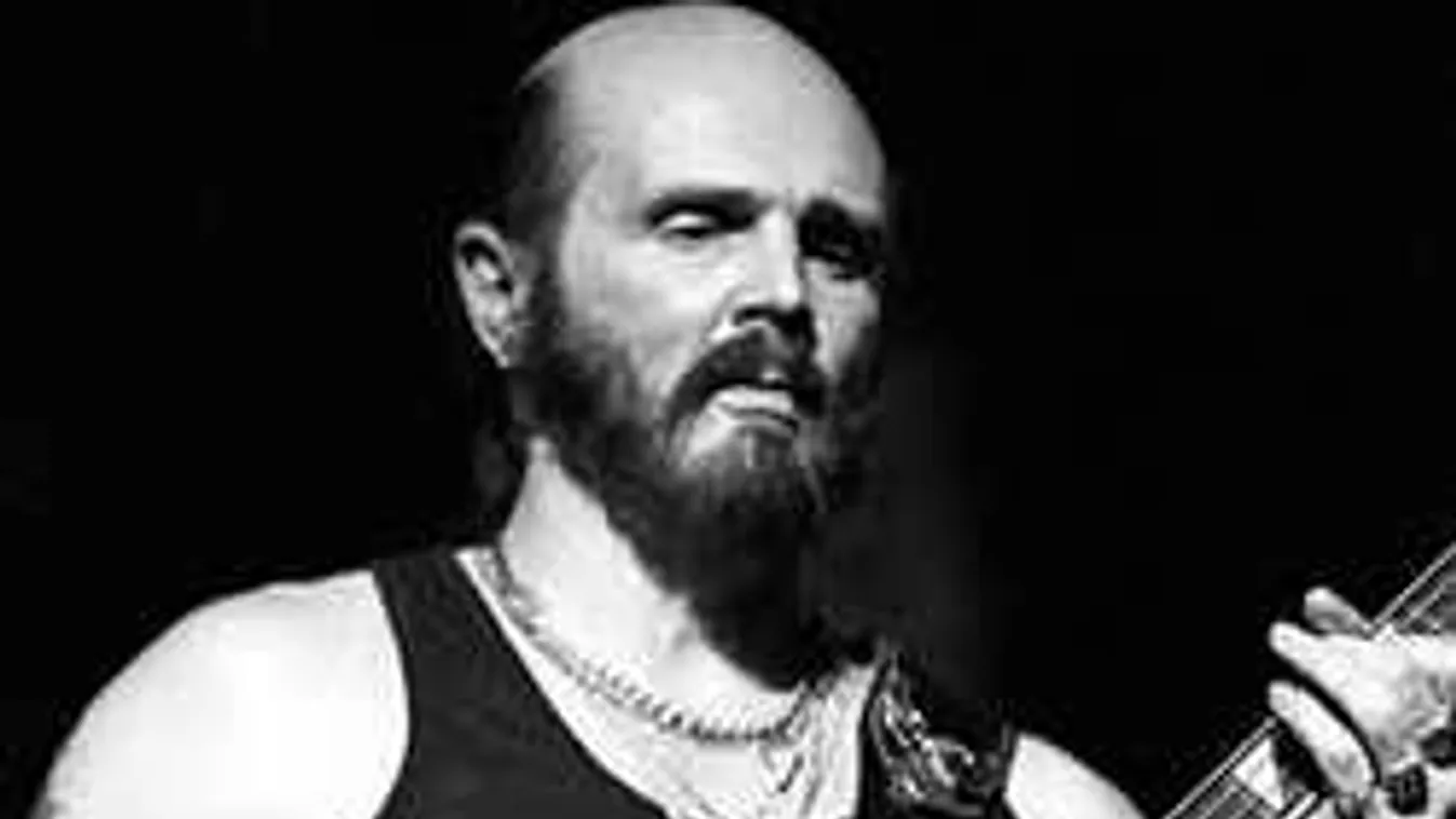 Folyt a pezsgő, halmokban állt a kokain Som Lajos titkos bulijain