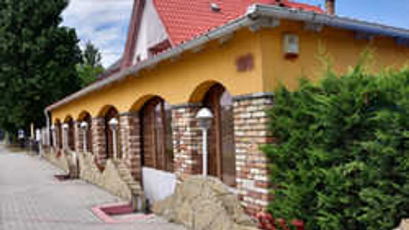 Bujkálnak a balatonboglári kukkoló apartman tulajdonosai