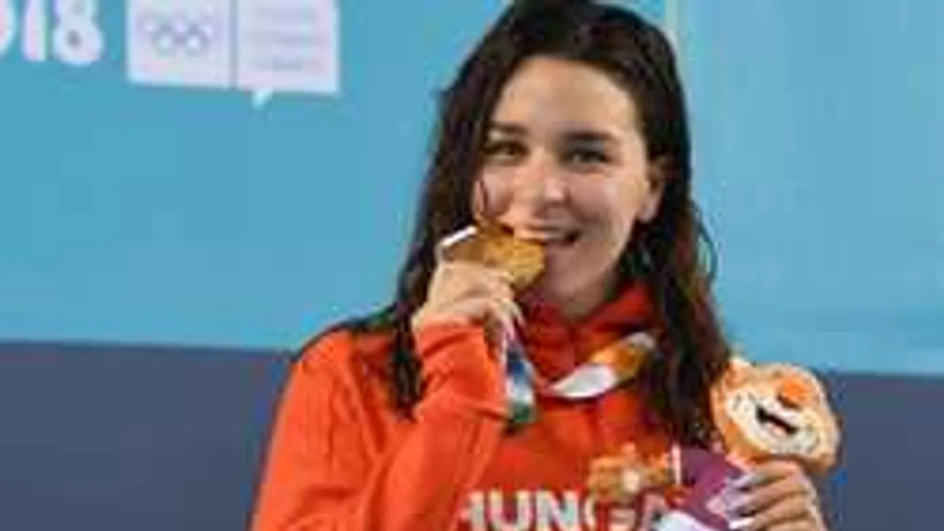 Hatalmas siker, meghódítja a világot a magyar úszólány