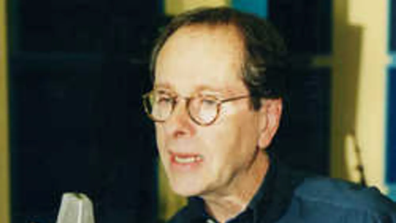 Sosem látott fotó került elő Hacki Tamásról.