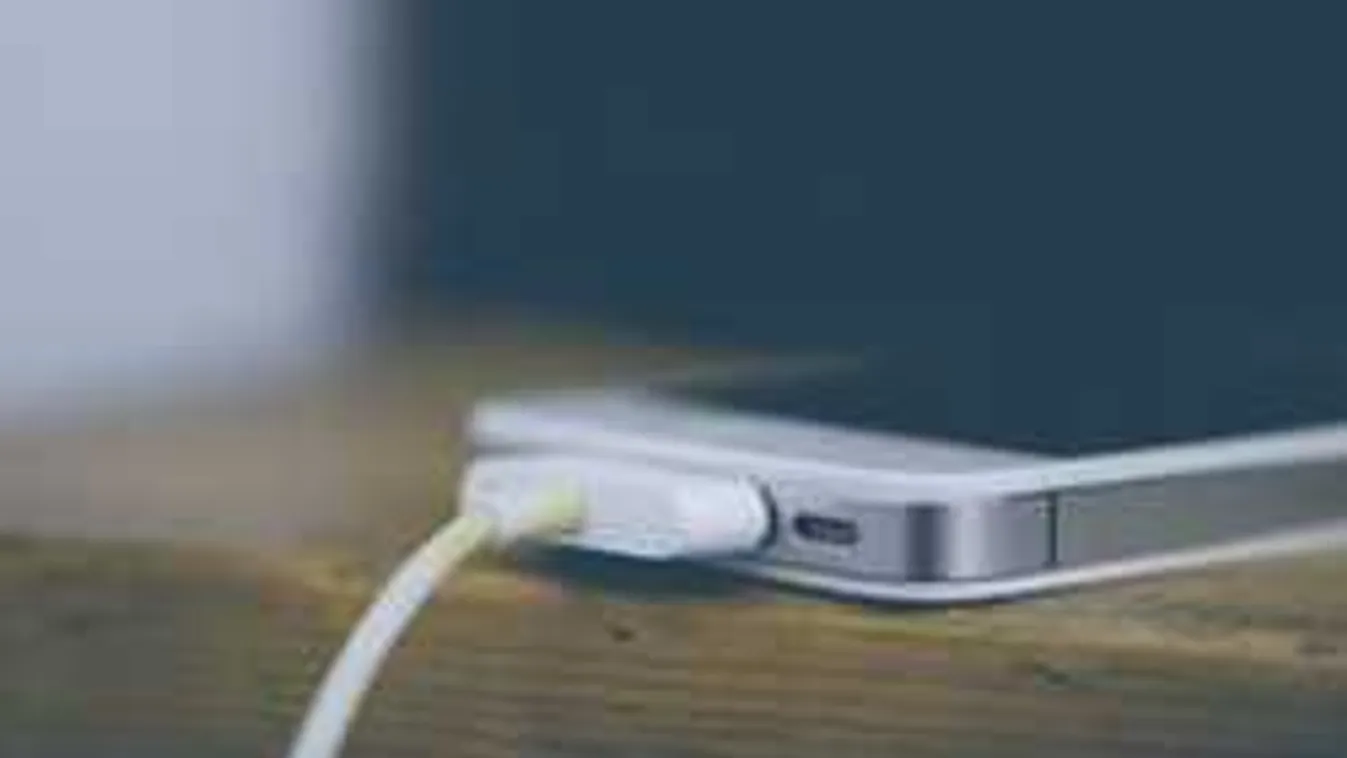 Súlyosan megsérült egy kislány, telefontöltő okozta kis híján a vesztét