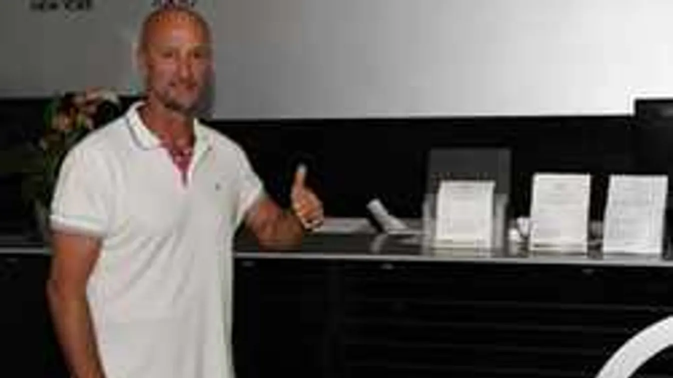 Élete hölgyeivel ünnepelt a válogatott kapitánya