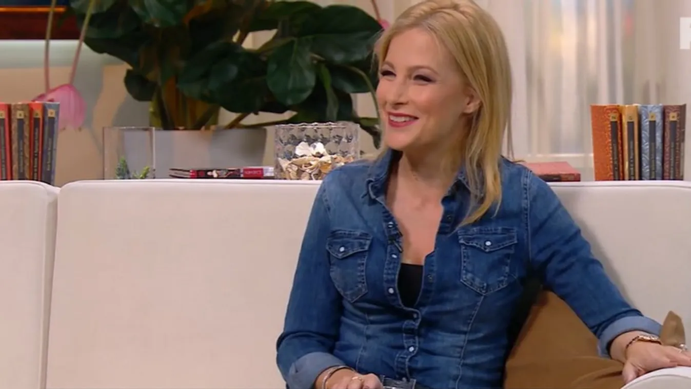 Elképesztő ruhakölteményben fotózták le Várkonyi Andreát: Mutatjuk!