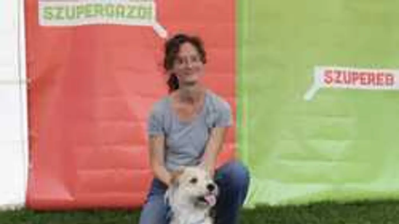 Ezt tették a kiskutyával a játszótérnél