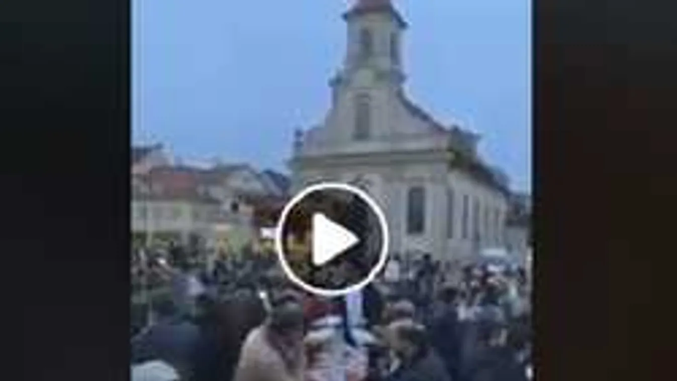 Iszlámhívőkkel volt tele a  német kisváros főtere - megdöbbentő videó