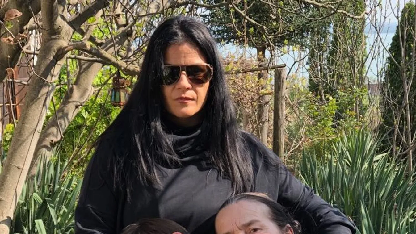 Így tartja híres szüleivel a kapcsolatot a járvány idején Oszter Alexandra