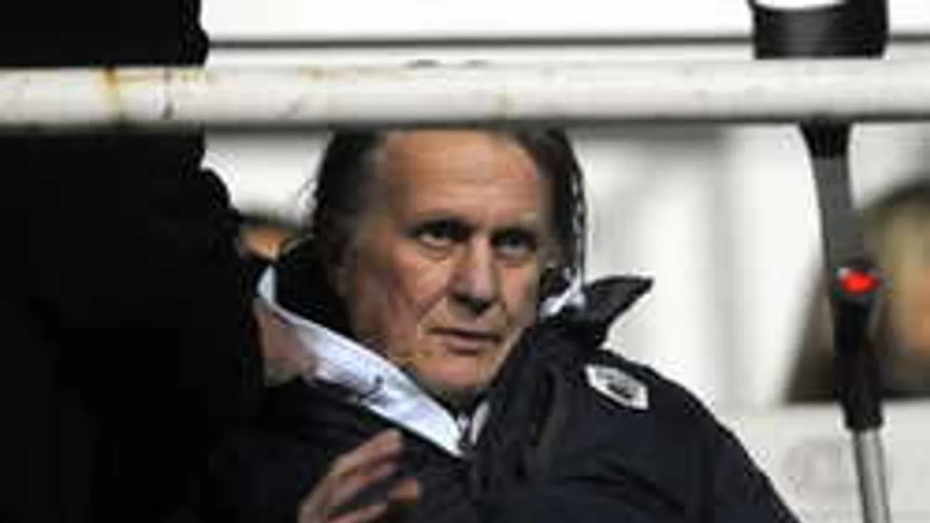 Megható pillanat: ajándékokat vittek a nagybeteg Törőcsik Andrásnak