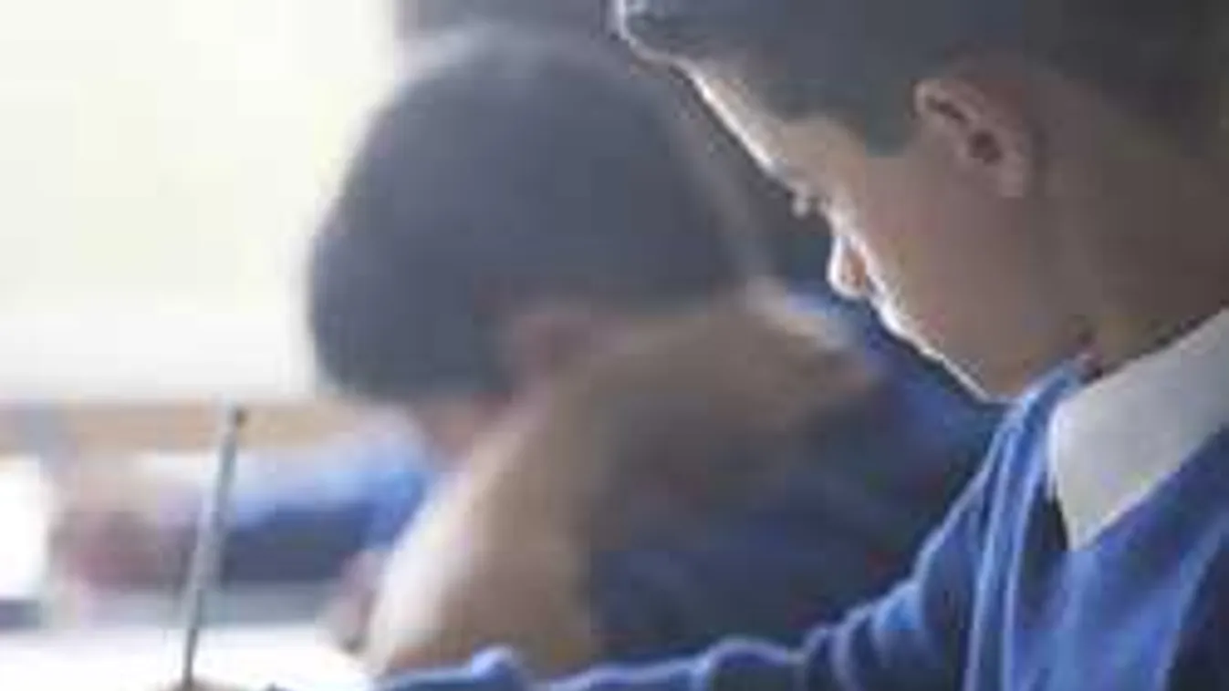 Iskolások! Írjatok leveleket a terroristáknak!