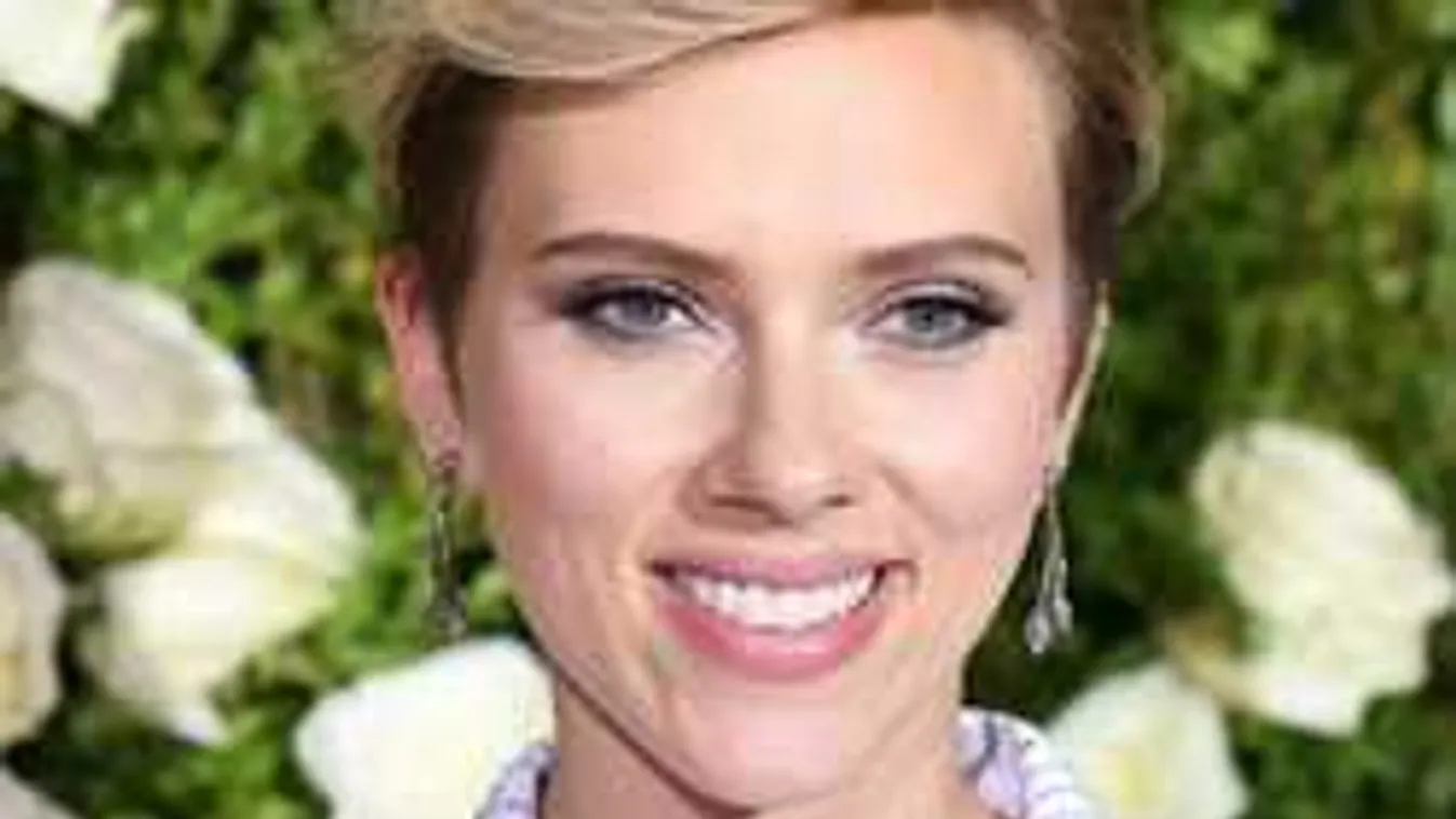 Eltartott egy ideig, de végre elvált a dögös színésznő