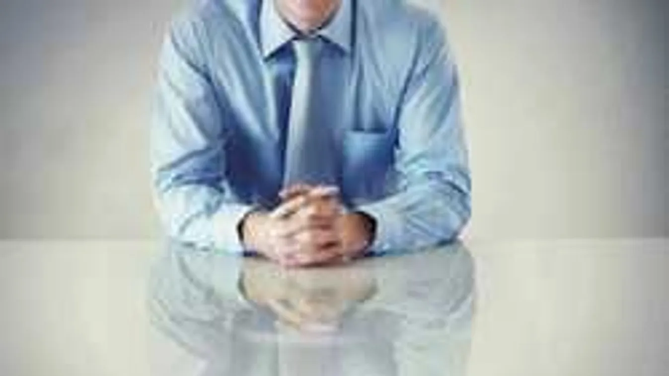 Lefeküdne-e szüleivel? - kérdezték a fiútól az állásinterjún