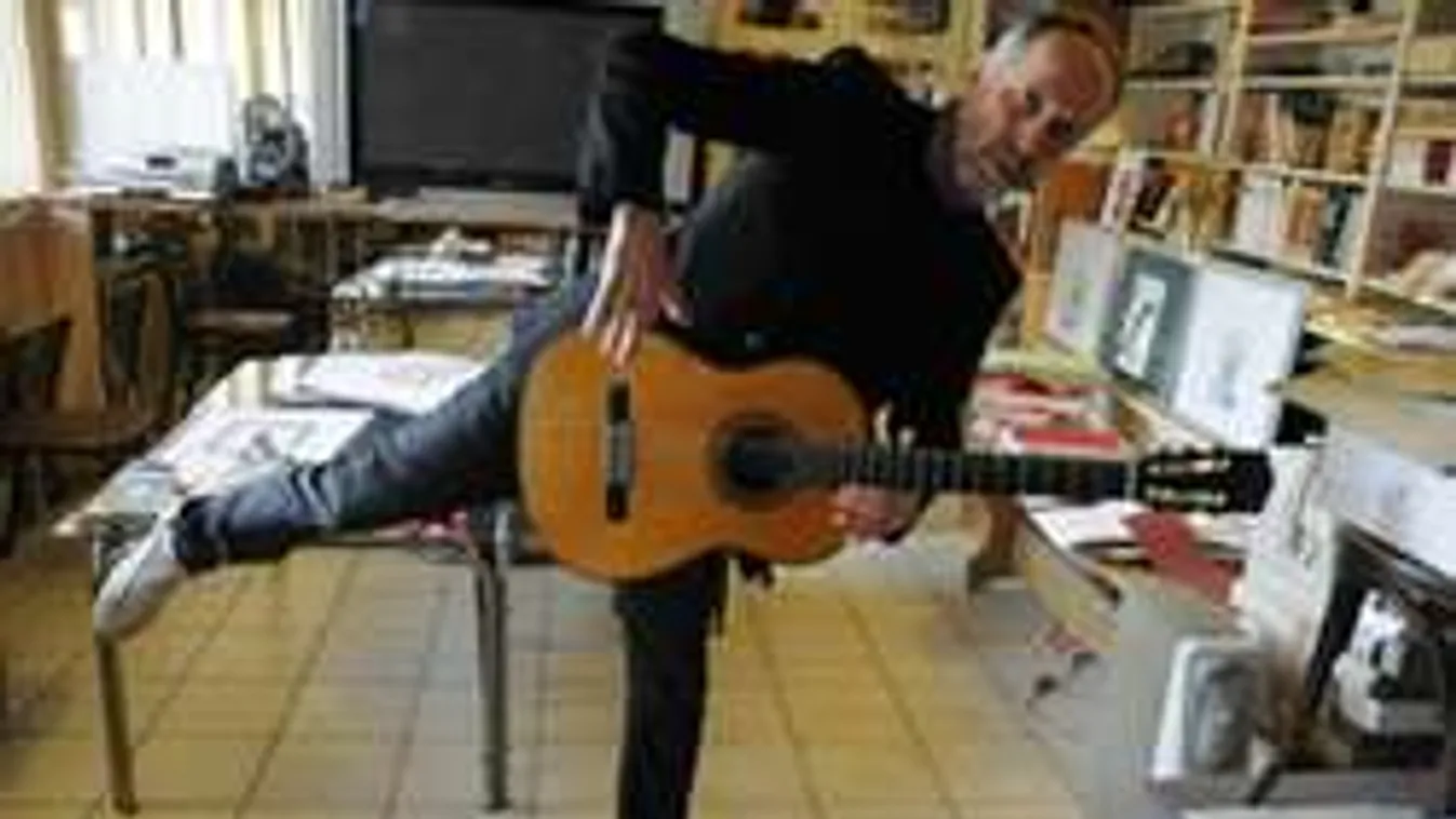 Meghökkentő vallomás: aktképeket készít a kéjenc magyar celeb!