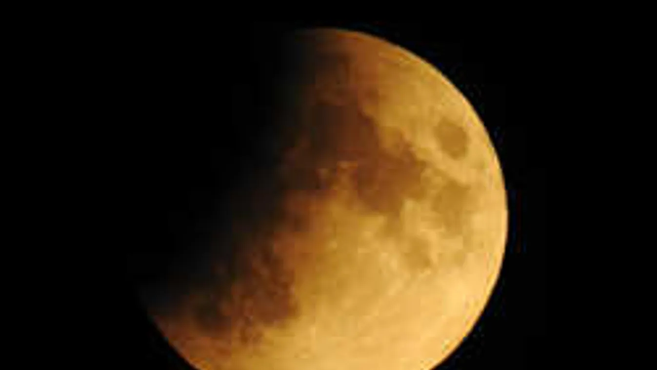 Mágikus látványt nyújtott éjjel a Hold, itt vannak a legjobb fotók