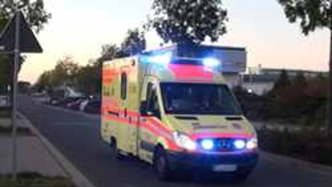 Értelmetlen erőszak: Whiskysüveggel törték el a női mentős állkapcsát