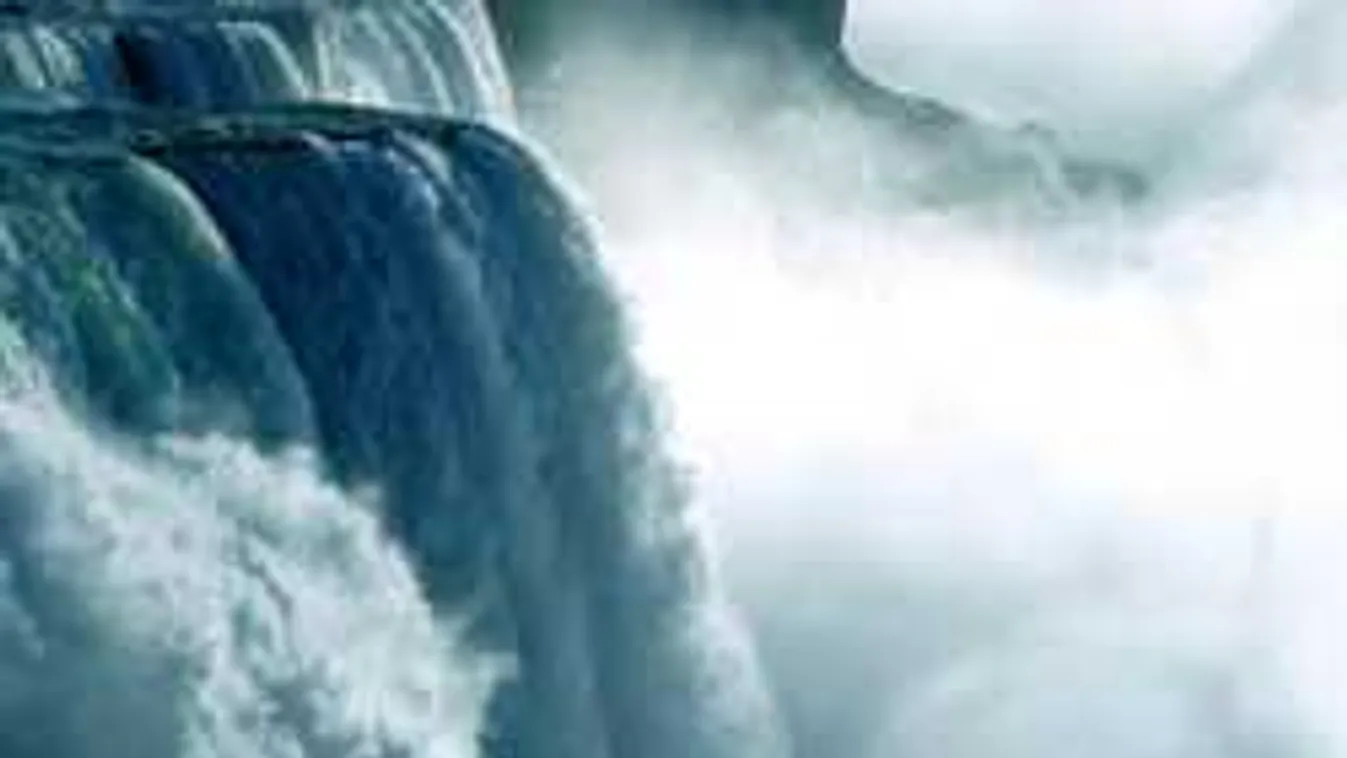 Ilyen nincs: 58 métert zuhant a vízesésnél a férfi, majd ezt tette