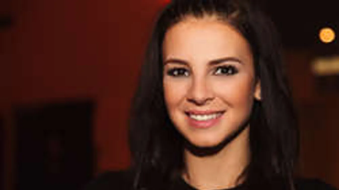 Sarka Kata kerek fenekénél nem lesz ma tökéletesebb!