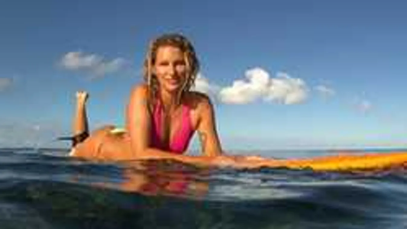 Megmutatta a mellét: így szoptat a magyar sztár barátnője