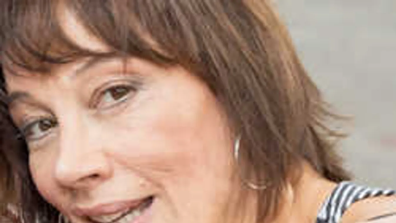 Babától gömbölyödött Xantus Barbara pocakja