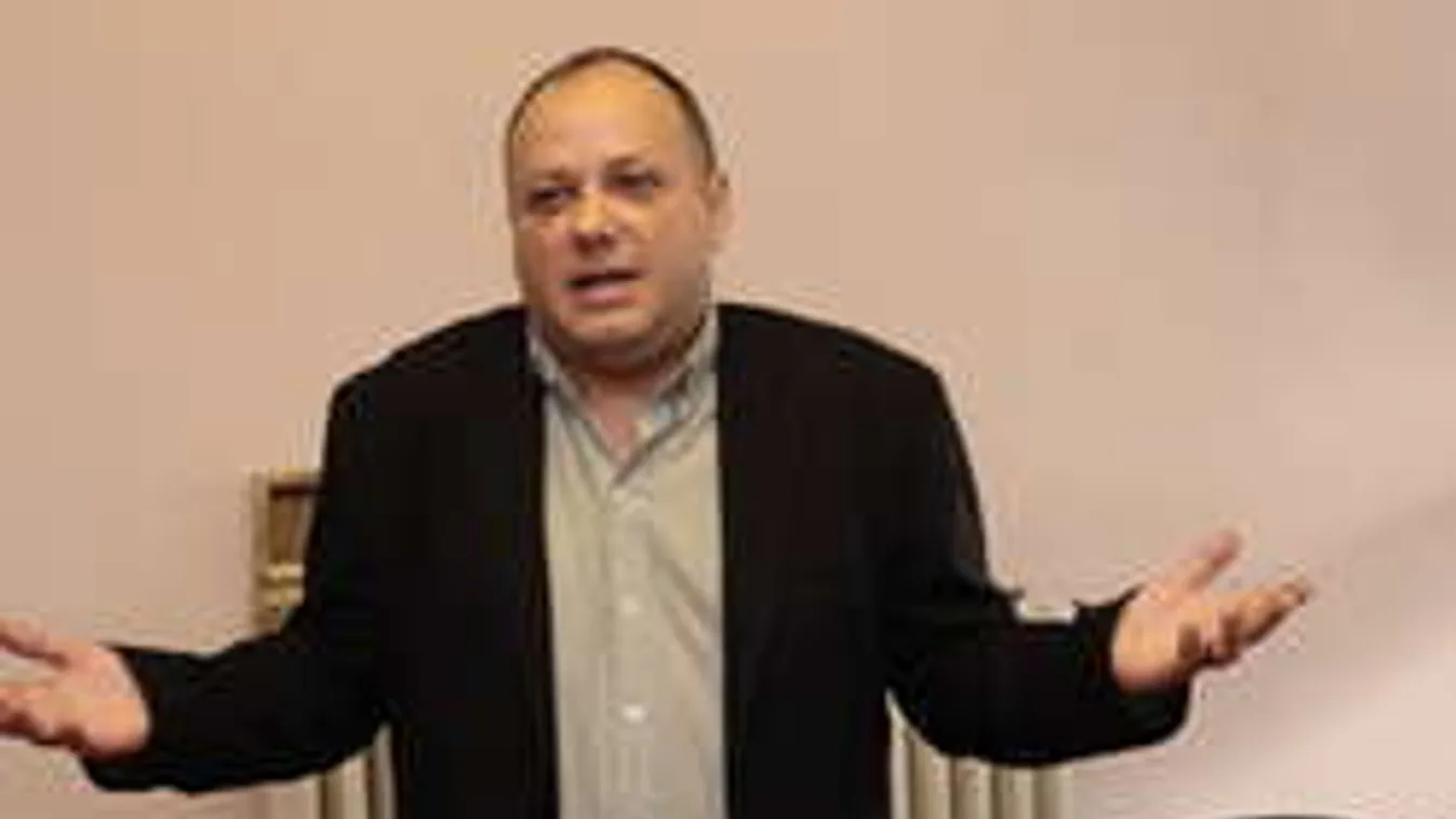 Szeptemberben elválhat Damu Roland?