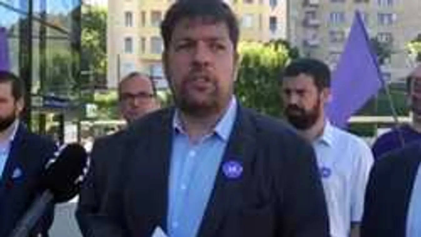 Agyhalottaknak nevezte Magyarországot a Momentum főpolgármester-jelöltje