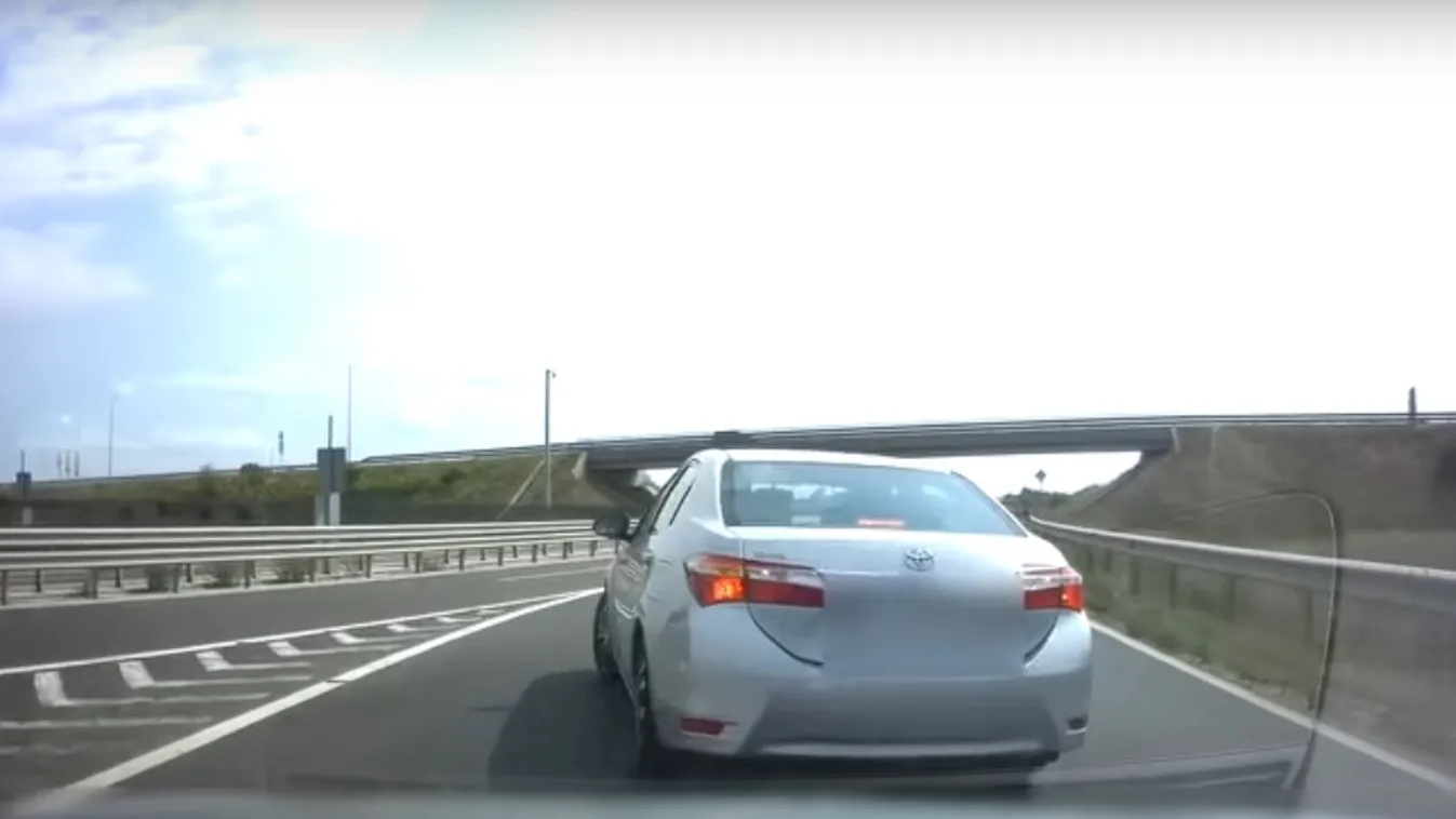 Vérfagyasztó: forgalommal szembe fordult a sofőr az M30-ason – Videó