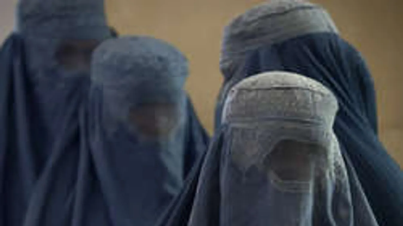 Brit kommandósok arab nőnek öltözve csaptak le az ISIS fővárosában!