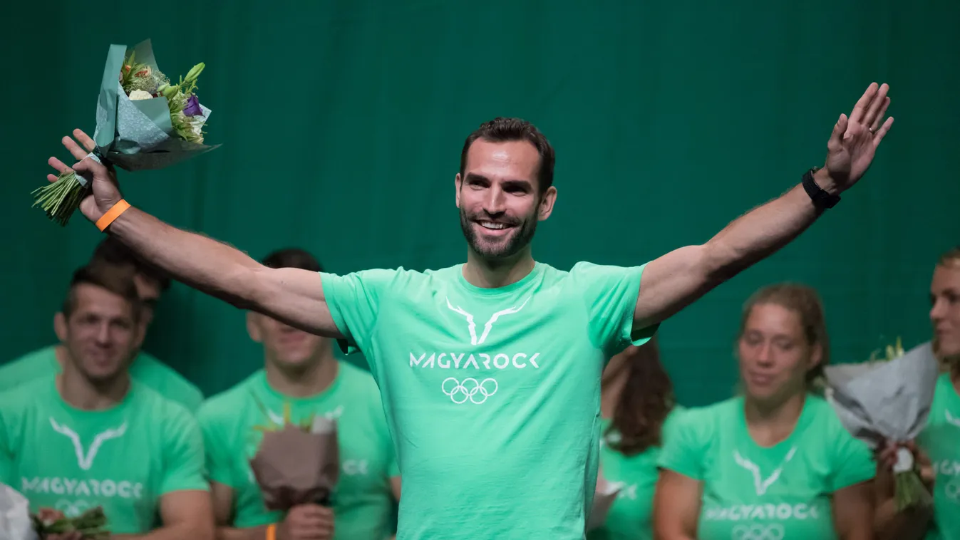 Nem hiszed el, mit csinál karácsony előtt Szilágyi Áron