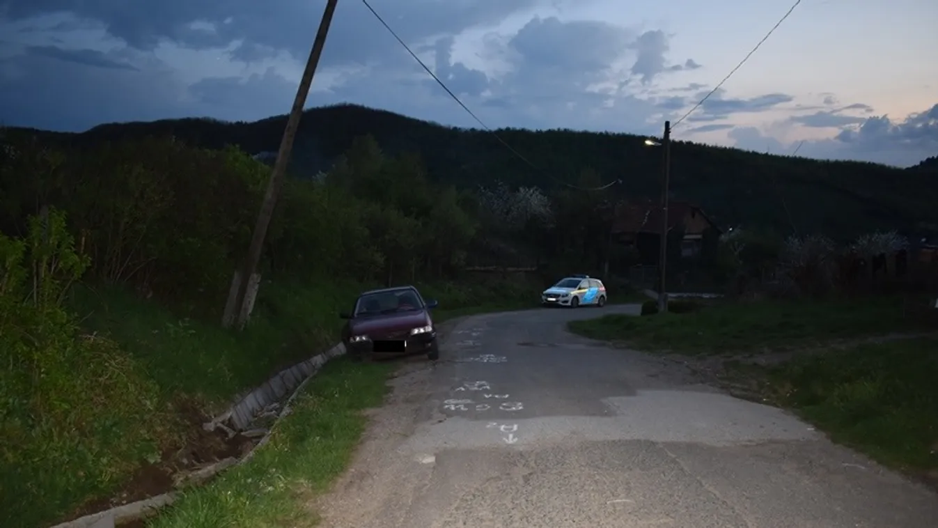 Sokkot kapott az autótolvaj, amikor a hátsó ülésre pillantott