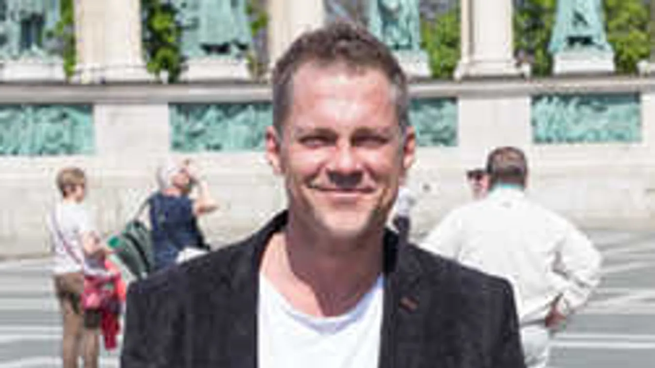 Nincs mese, fizetnie kell a füvezésért Hujber Ferencnek!