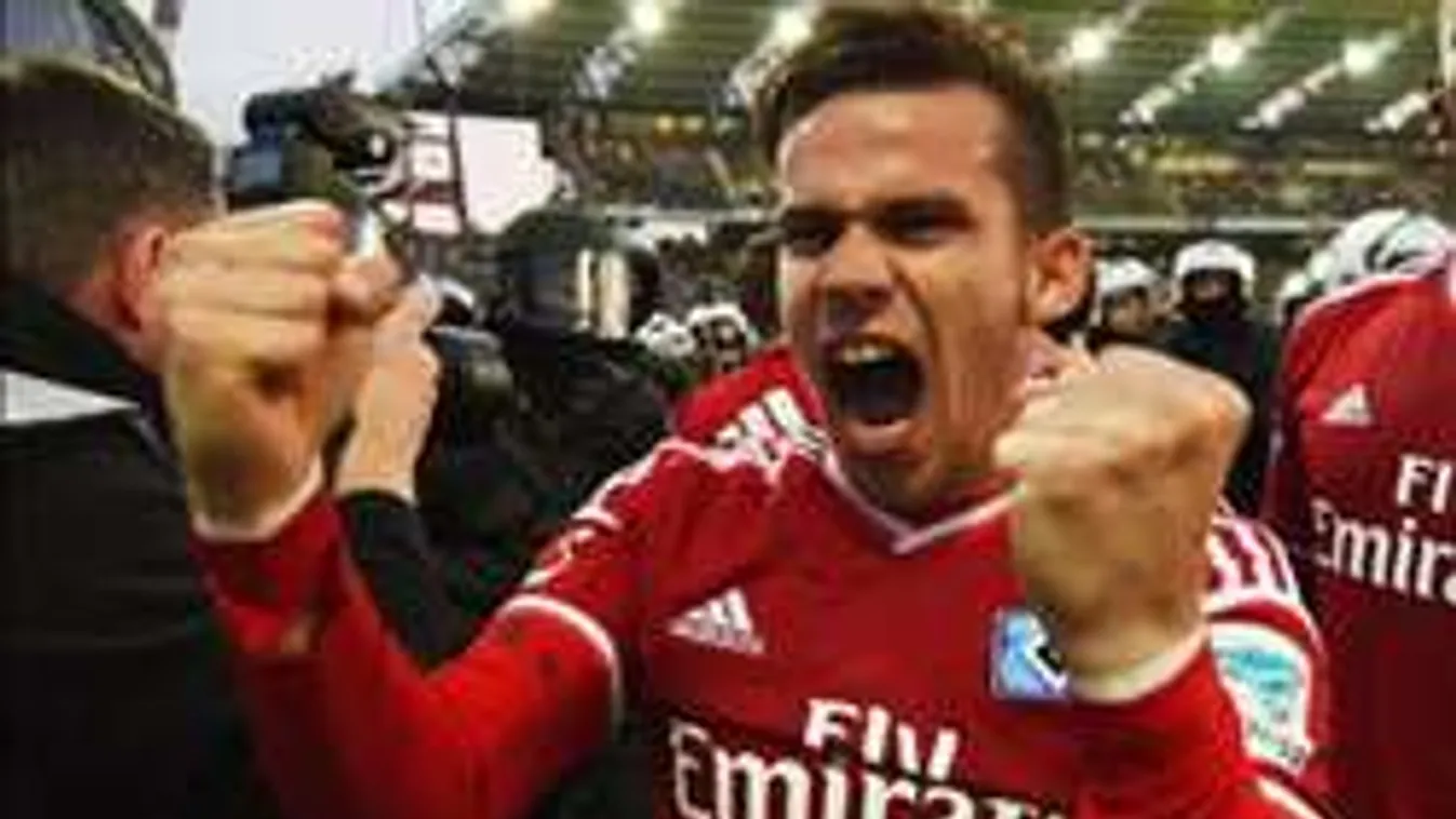 Dühbe gurult Stieber, kiszúrnak vele Hamburgban